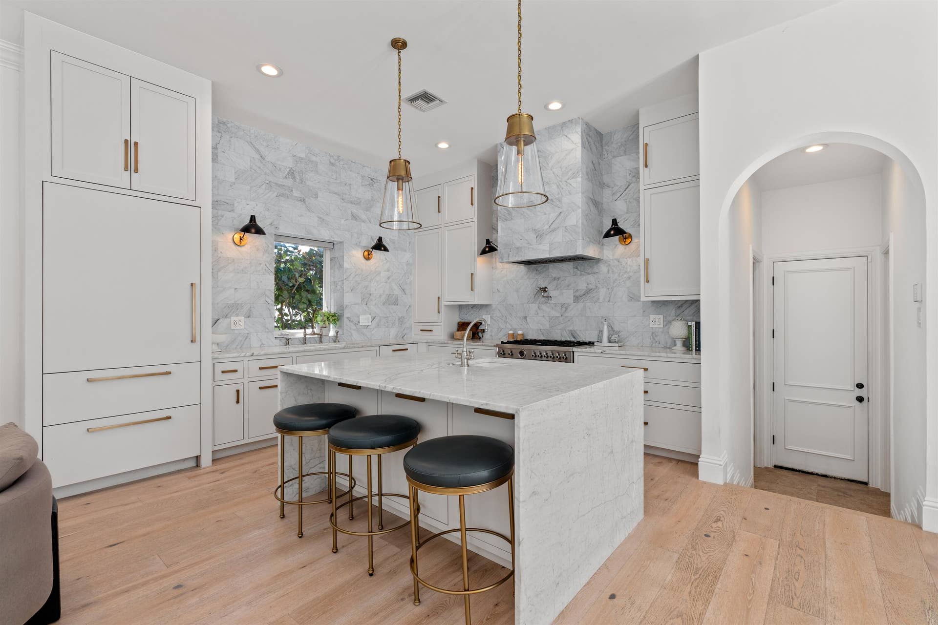 KITCHEN_ANGLE_LEFT
