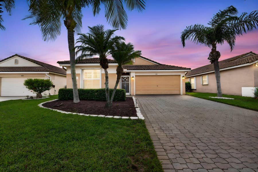 Property photo for 827 NW Greenwich Court, Port St Lucie, FL