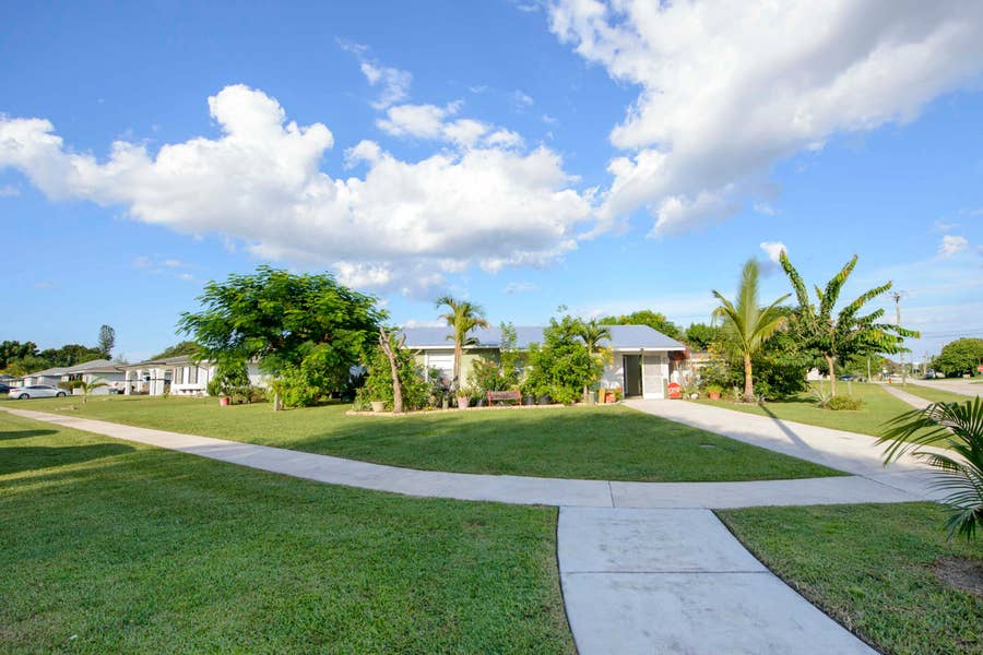 Property photo for 221 SW CALMOSO Drive, Port St Lucie, FL