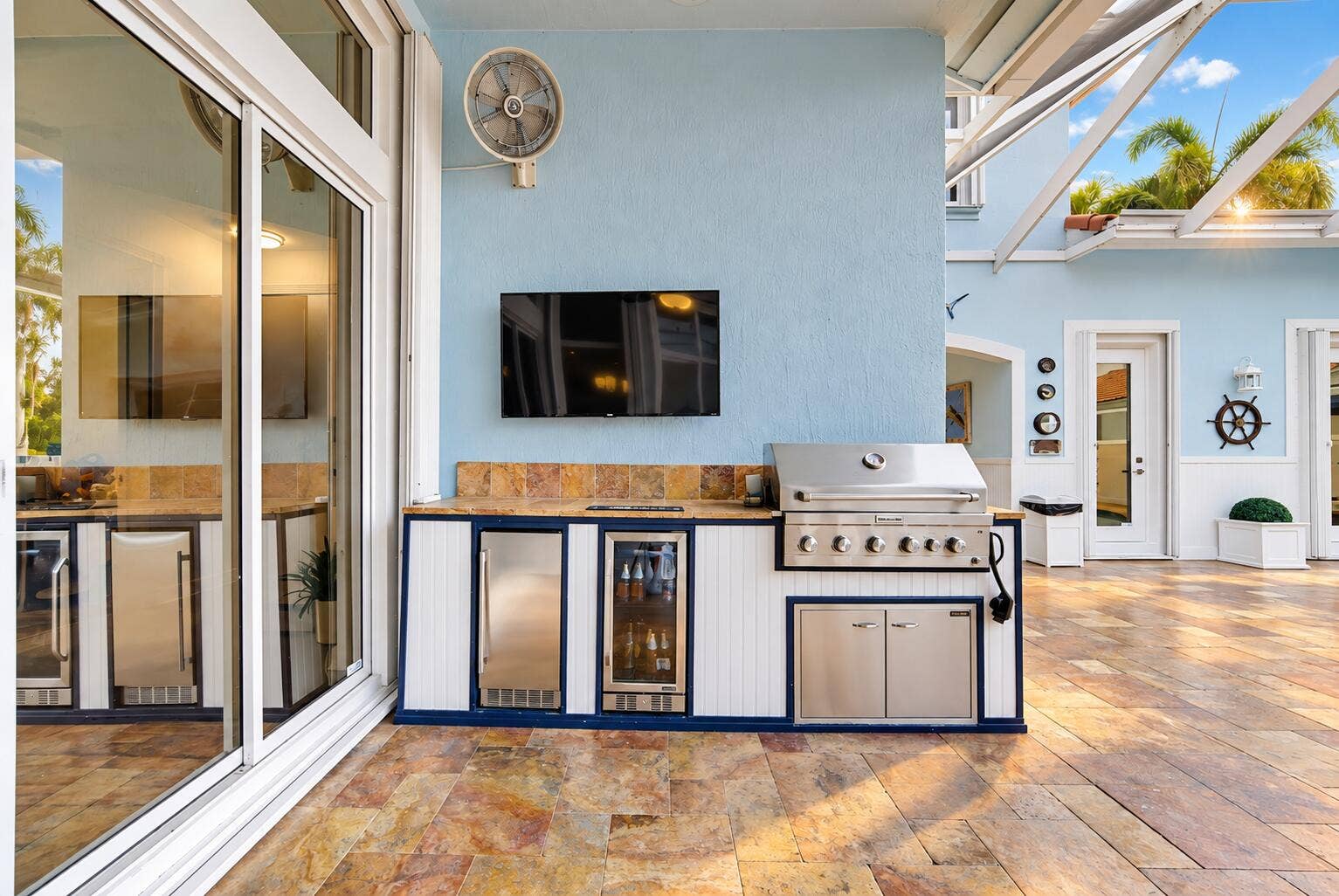 11950 NW 3RD Drive, Coral Springs, FL 33071 Luxurious Coastal Outdoor Kitchen Patio
