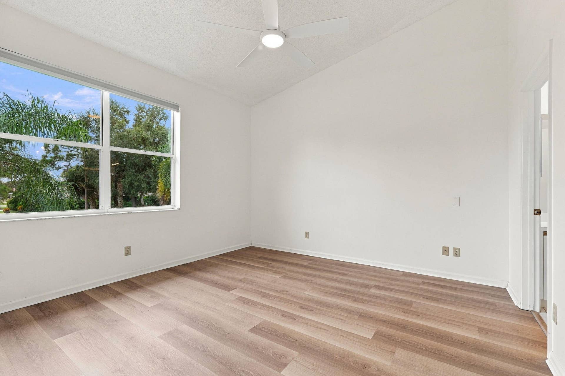 18081 SE Country Club Drive, #35-348, Jupiter, FL 33469 IMG_0230