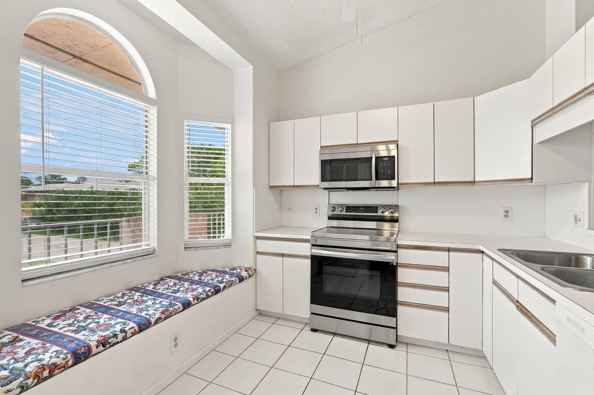 18081 SE Country Club Drive, #35-348, Jupiter, FL 33469 IMG_0212