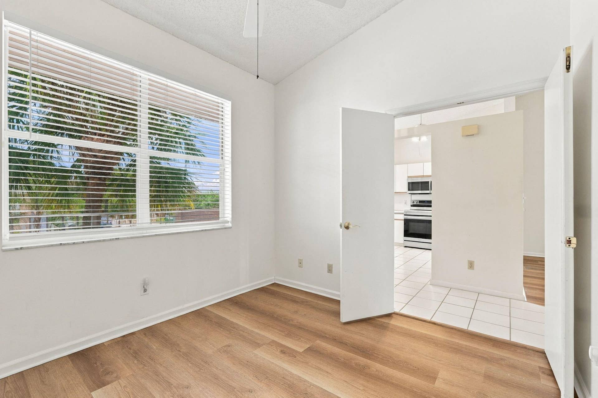 18081 SE Country Club Drive, #35-348, Jupiter, FL 33469 IMG_0224