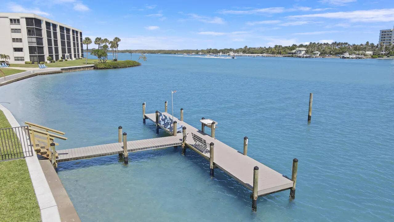 day dock
