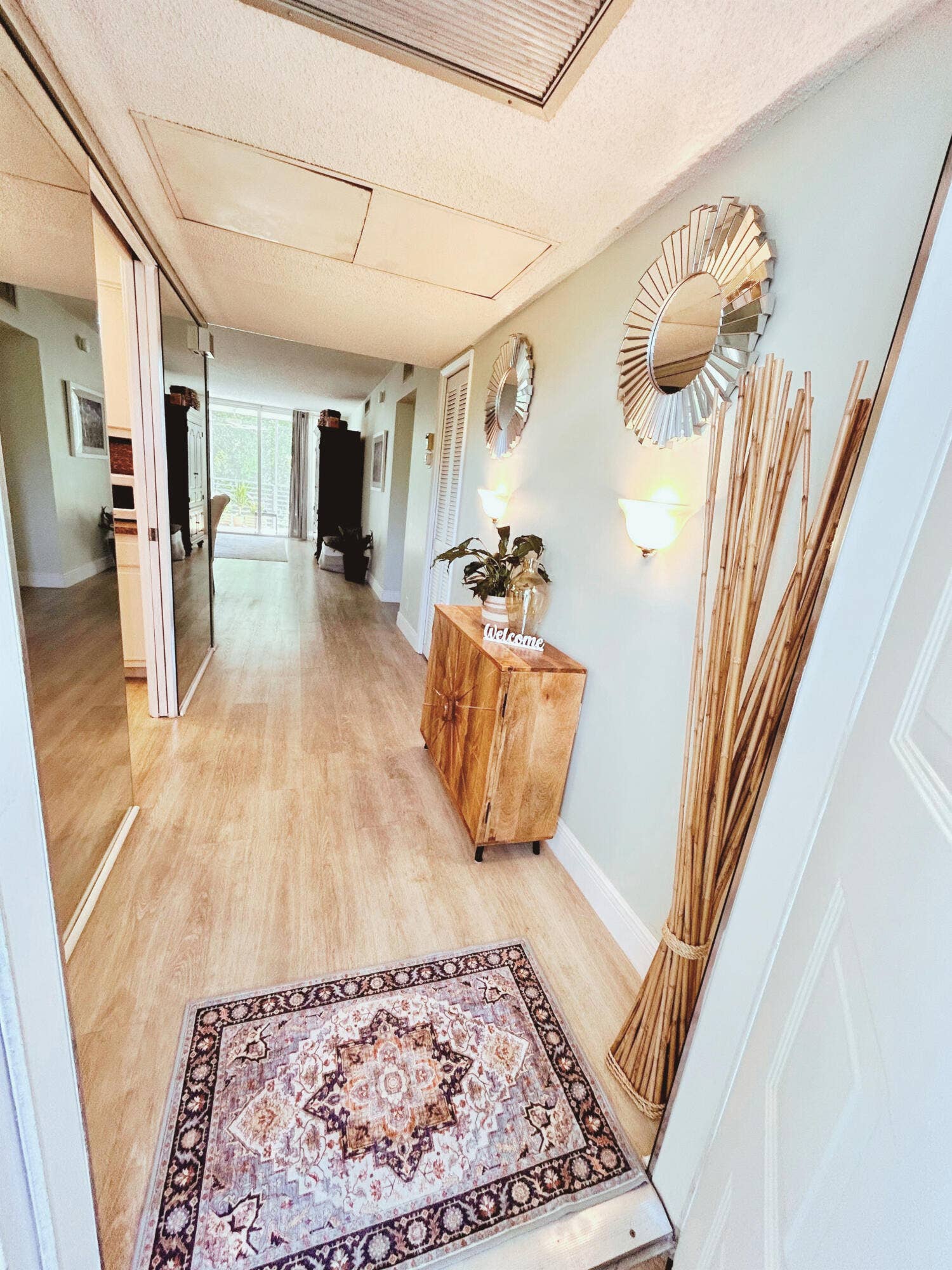 Foyer hallway entrance