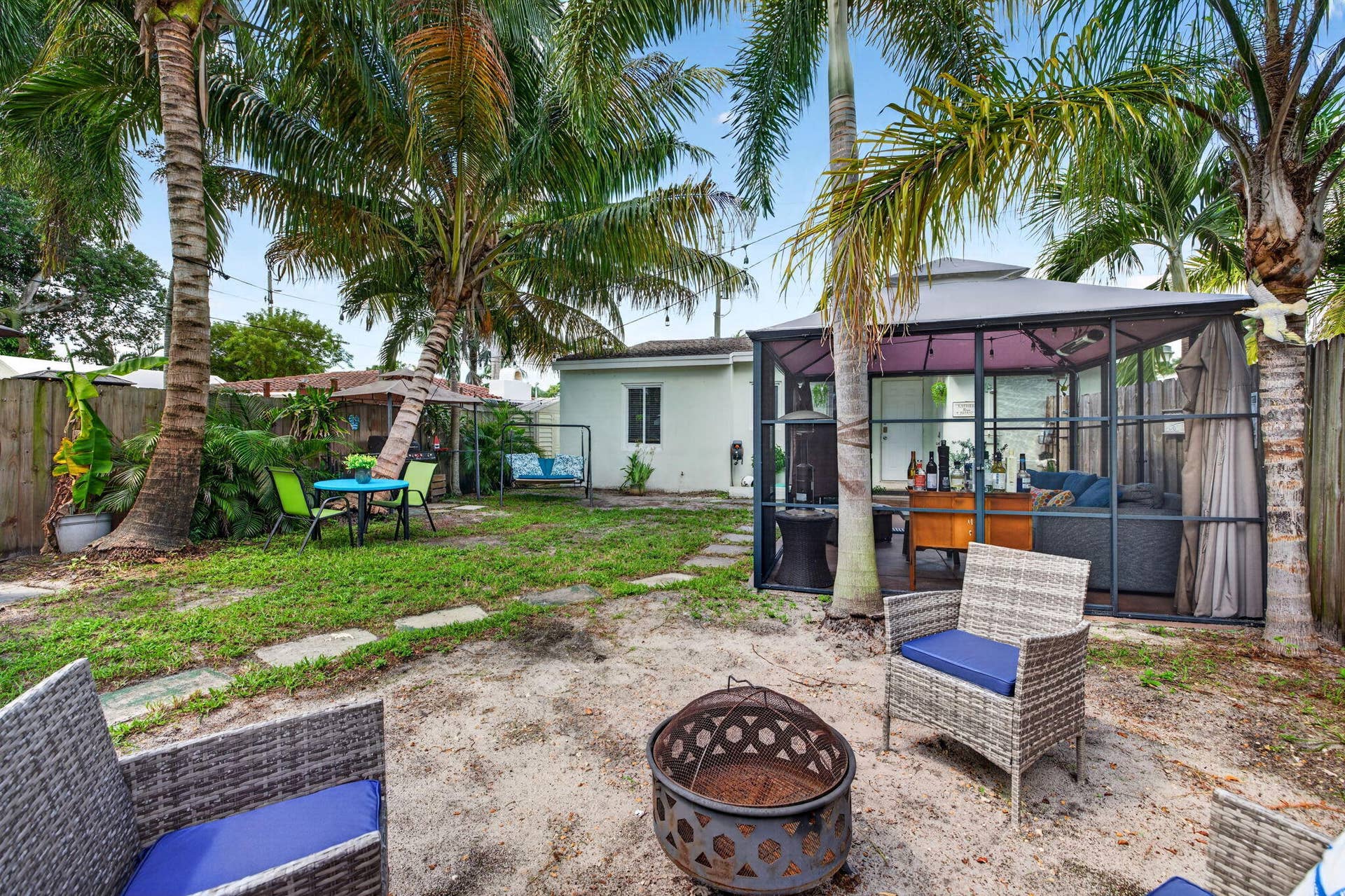 1140 NE 17TH Avenue, Fort Lauderdale, FL 33304 47 Back Yard