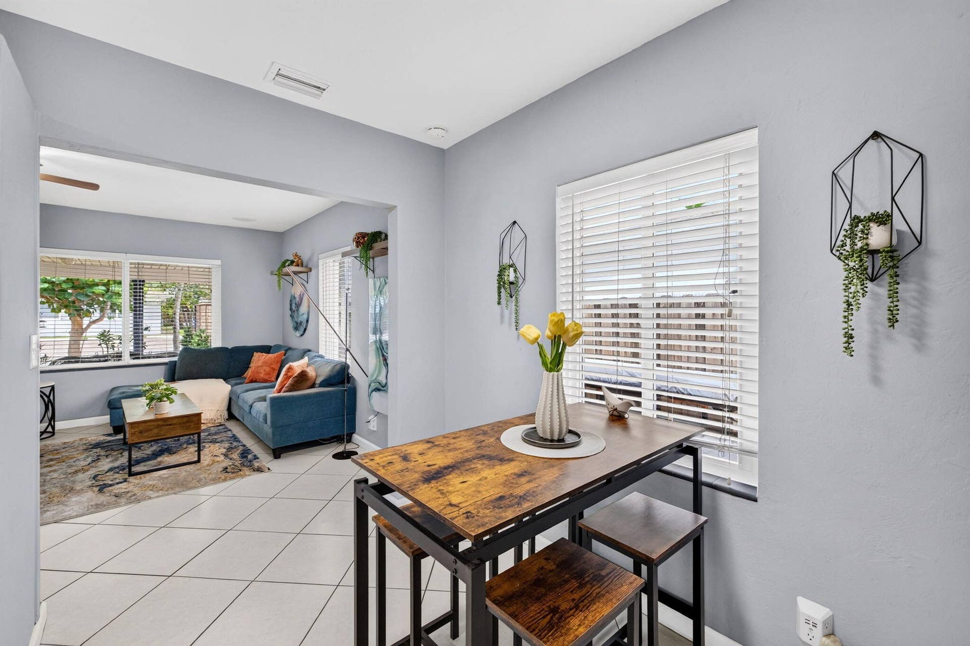 1140 NE 17TH Avenue, Fort Lauderdale, FL 33304 15 Main House Dining Living