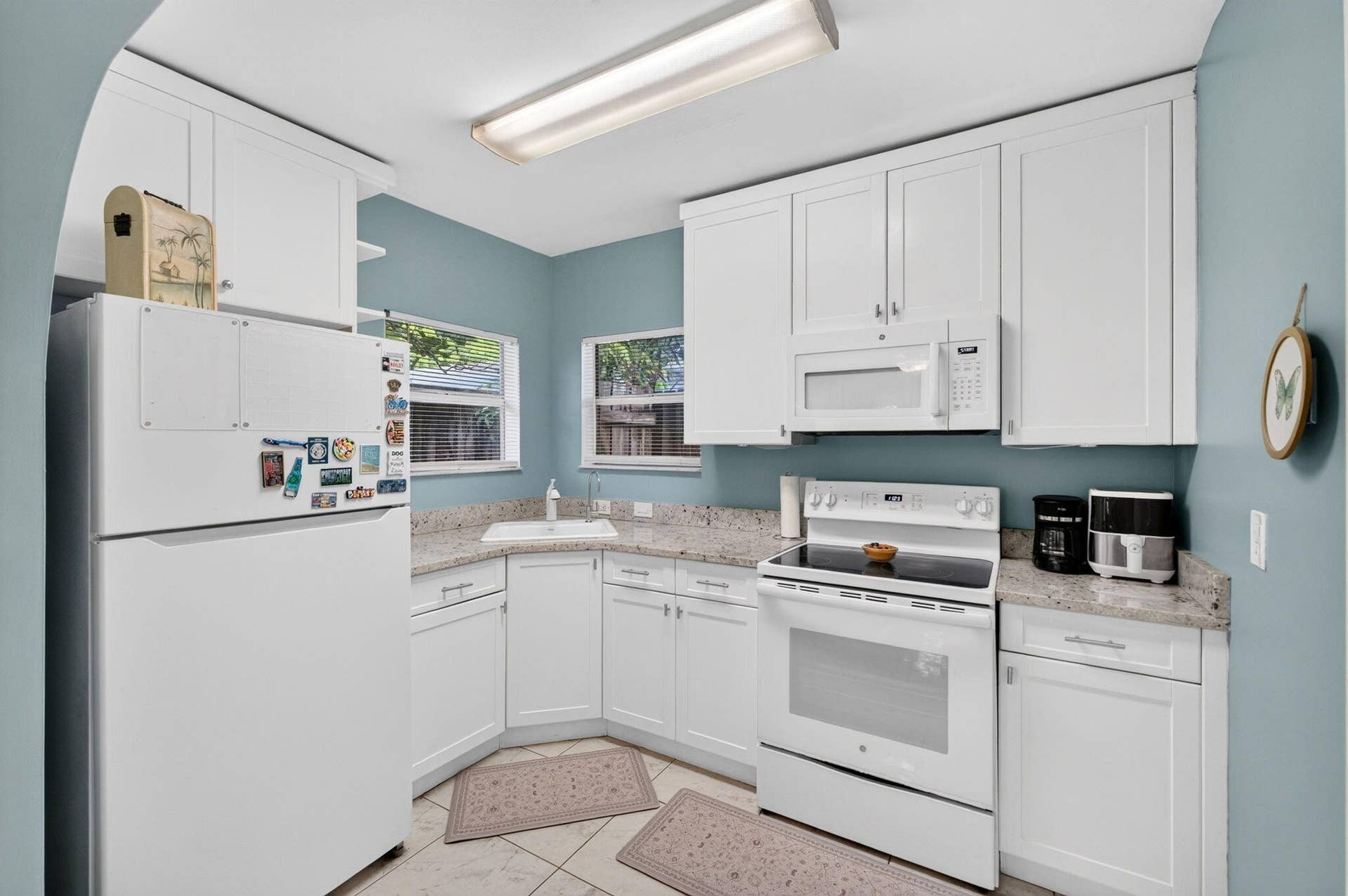 1140 NE 17TH Avenue, Fort Lauderdale, FL 33304 38 Guest House Kitchen