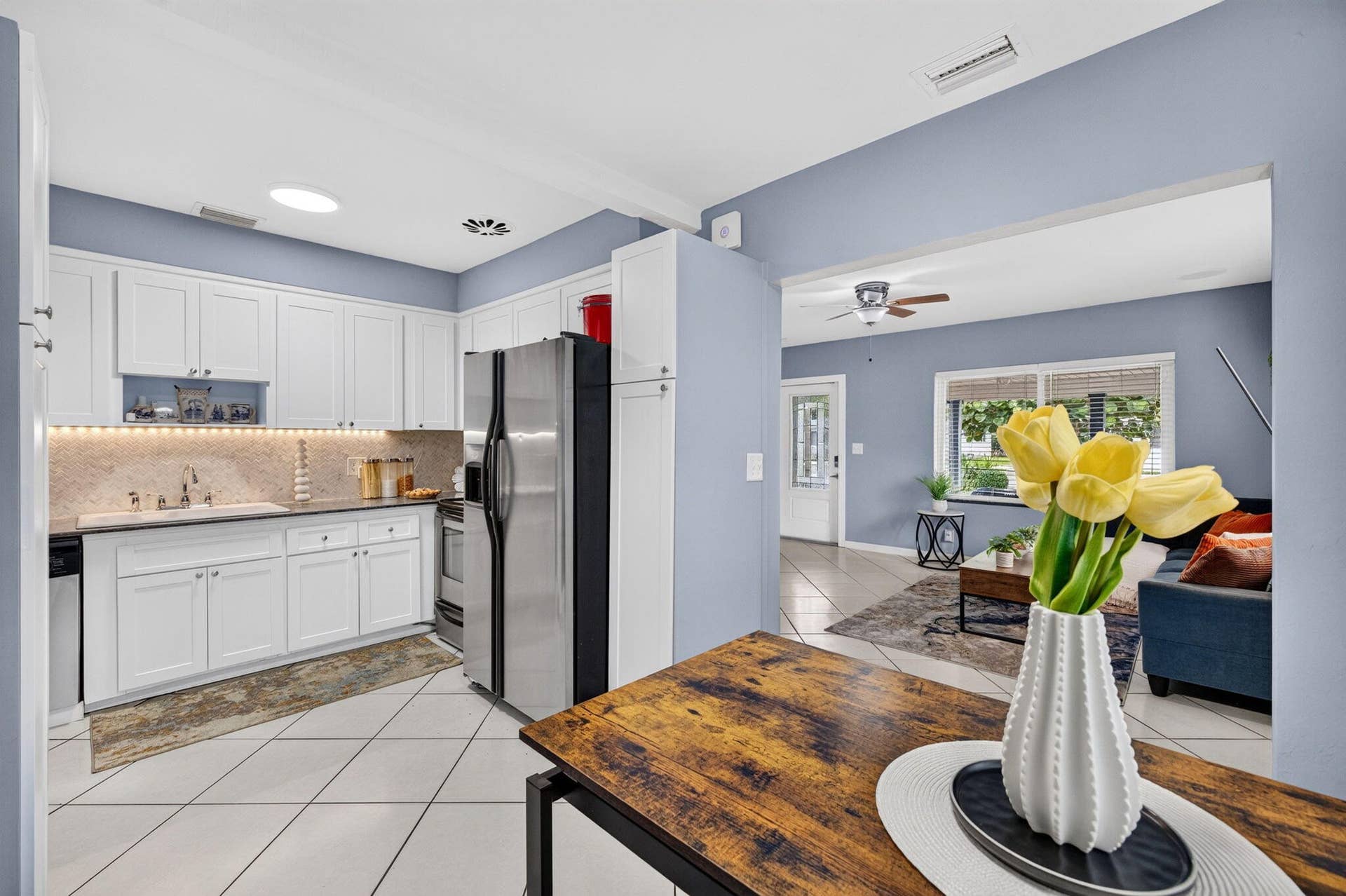 1140 NE 17TH Avenue, Fort Lauderdale, FL 33304 17 Main House Dining Kitchen