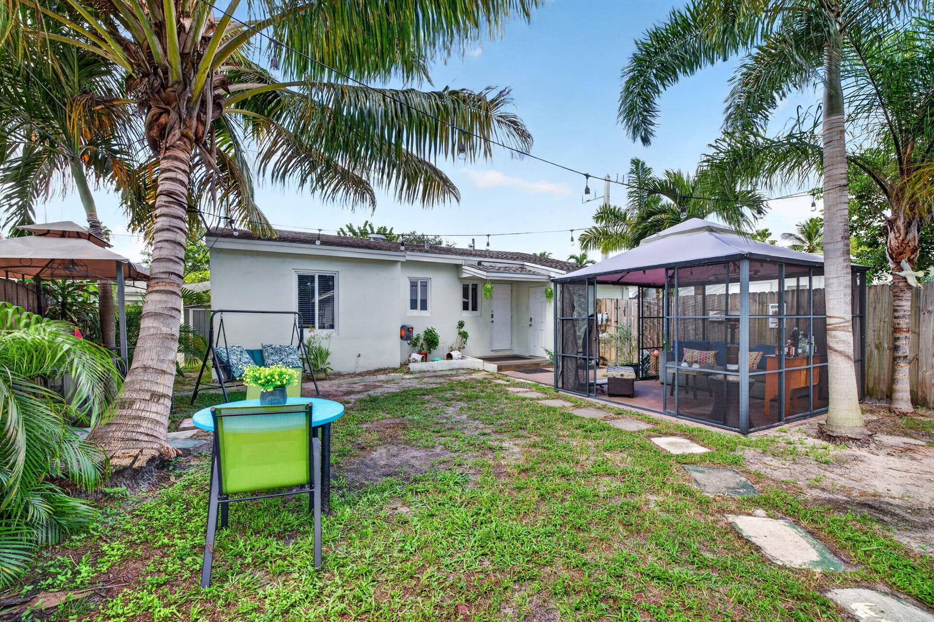 1140 NE 17TH Avenue, Fort Lauderdale, FL 33304 48 Back Yard Gazebo