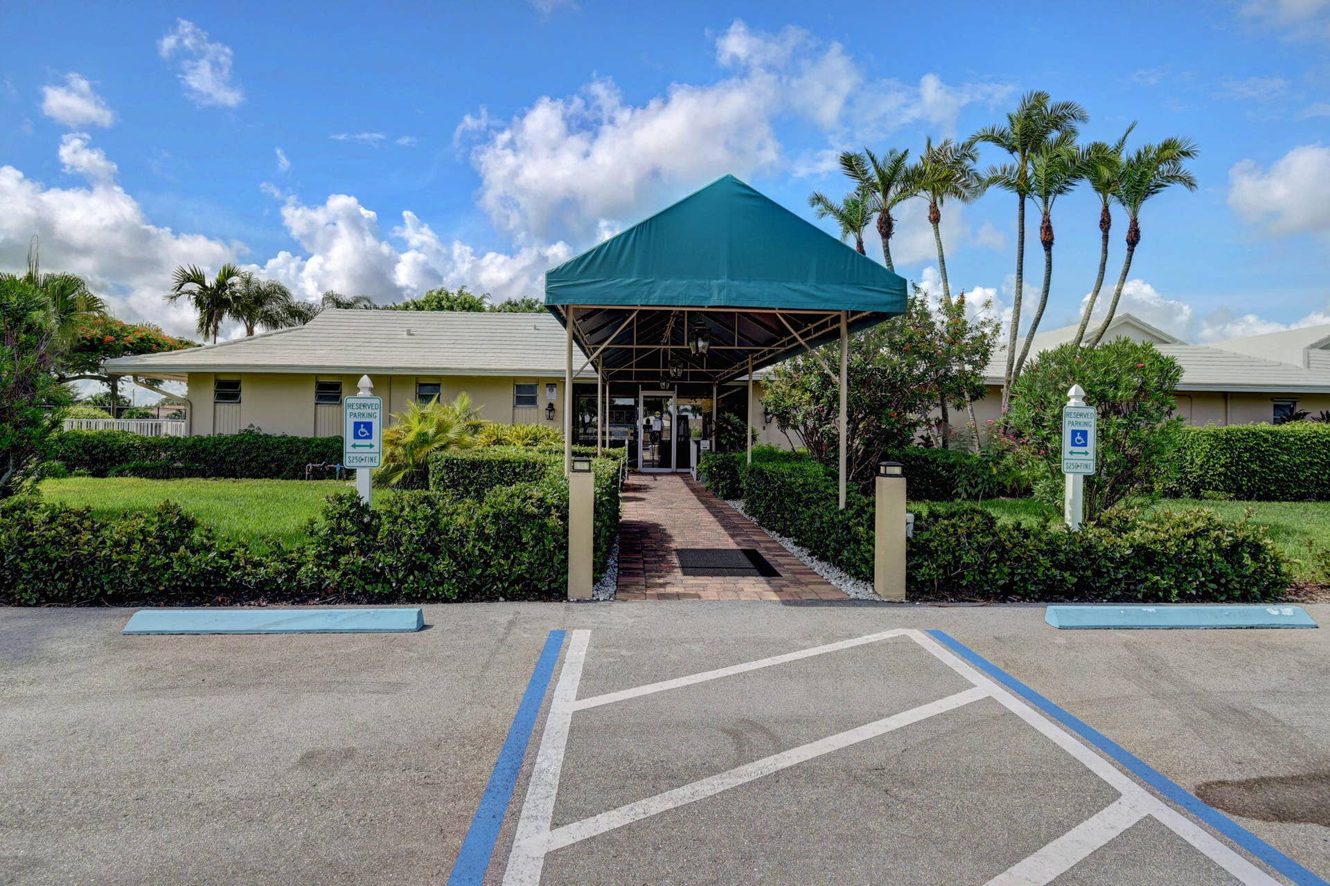 8900 Warwick Drive, Boca Raton, FL 33433 43-web-or-mls-Boca Lakes (3)