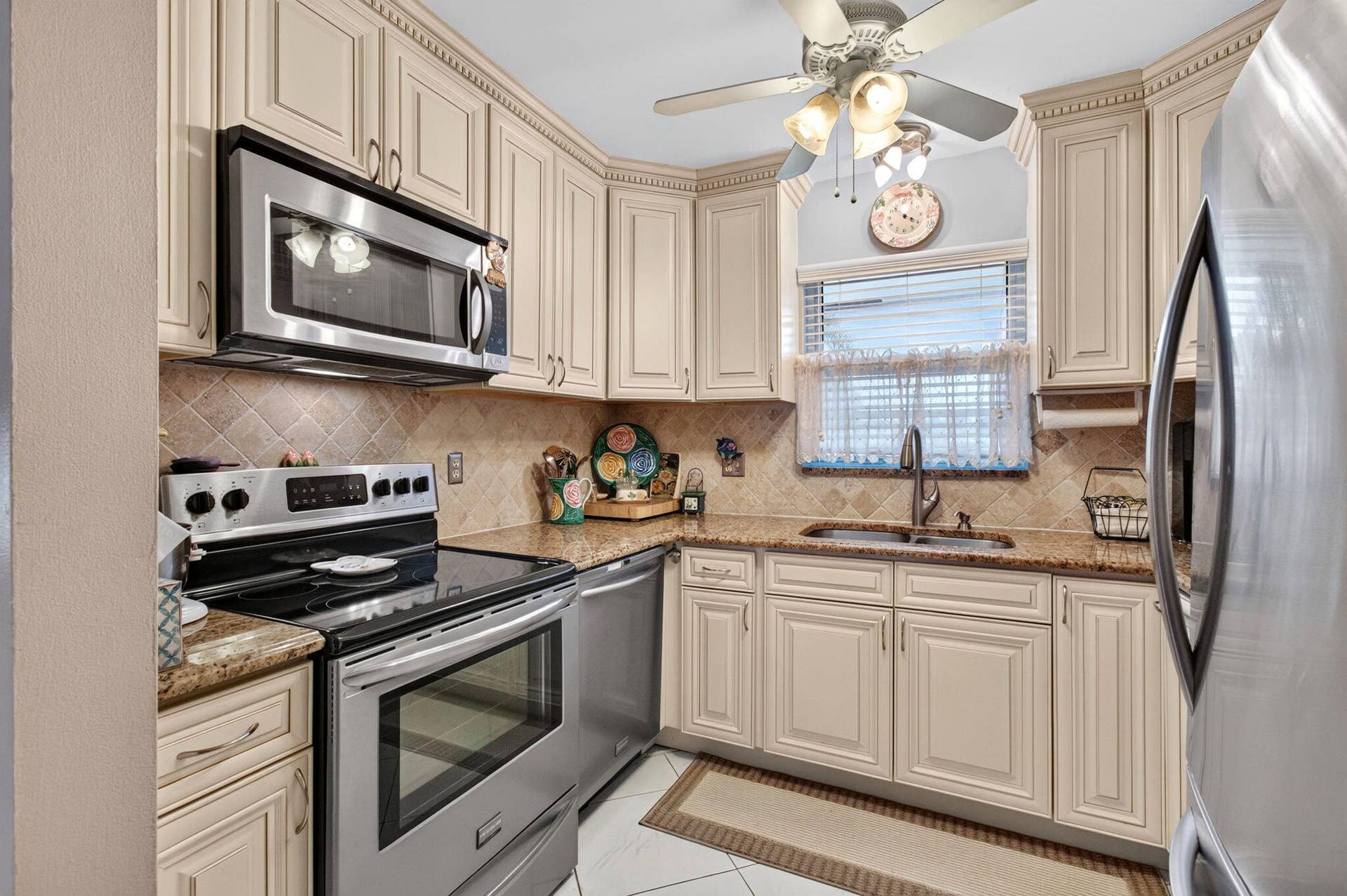 Dining and kitchen view (3)