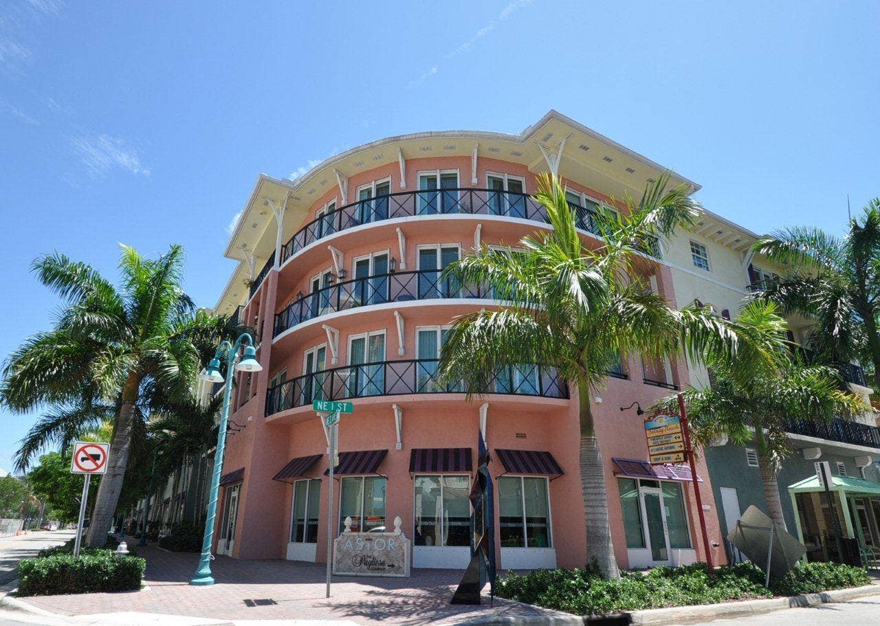 Downtown Delray parks restaurants and am