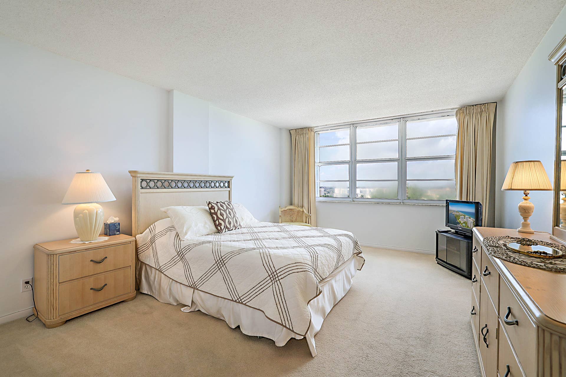 2121 N OCEAN Boulevard, #1004E, Boca Raton, FL 33431 2121 N Ocean Blvd 1004 E-17
