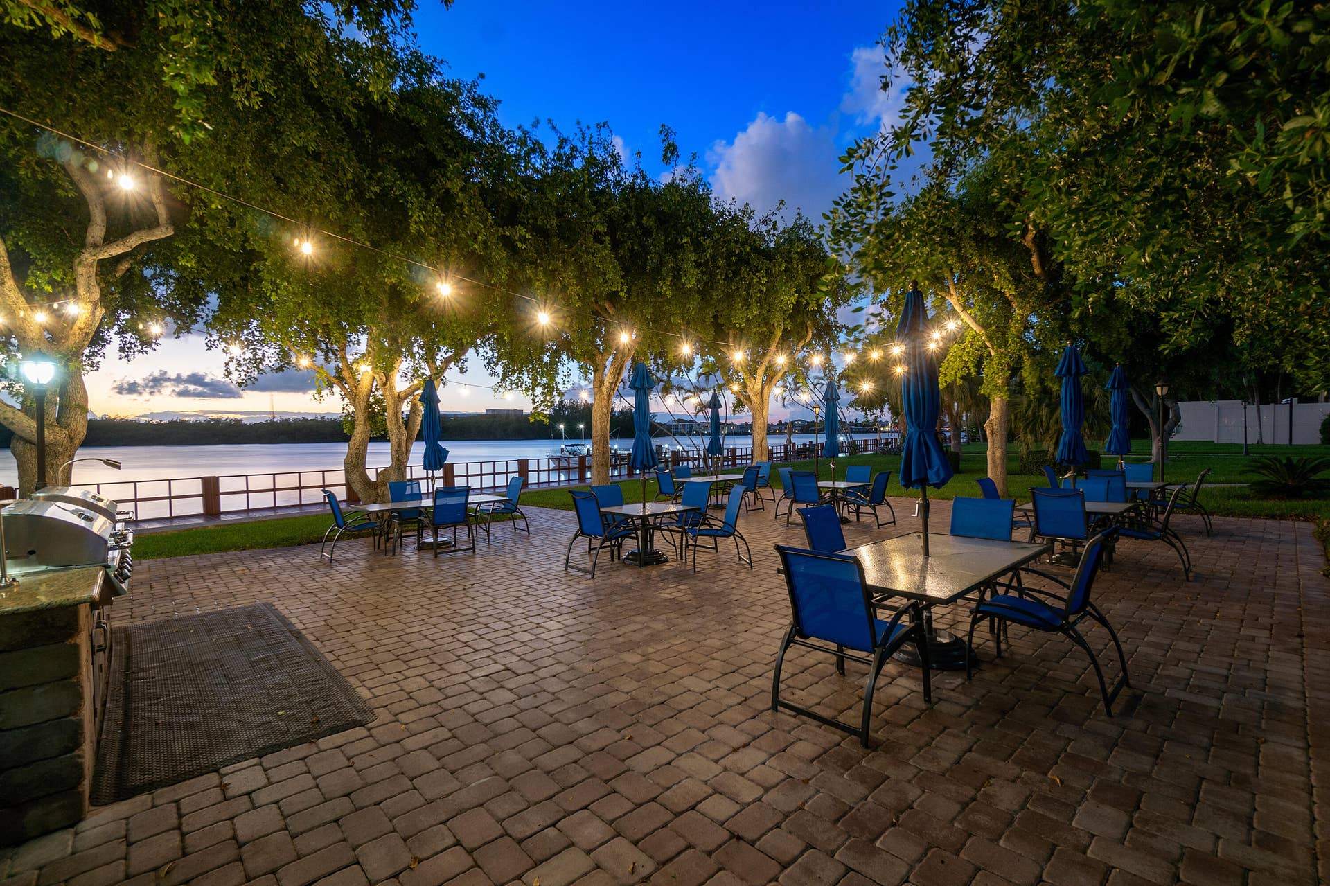 2121 N OCEAN Boulevard, #1004E, Boca Raton, FL 33431 Picnic area in the evening
