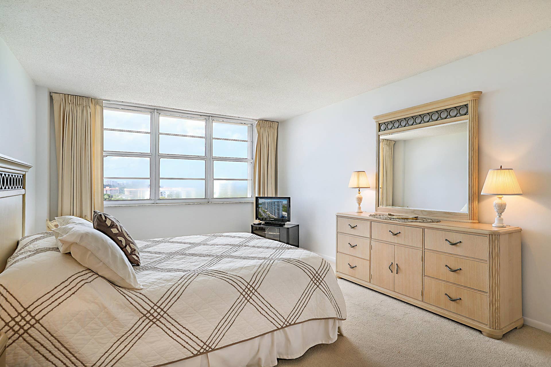 2121 N OCEAN Boulevard, #1004E, Boca Raton, FL 33431 2121 N Ocean Blvd 1004 E-18