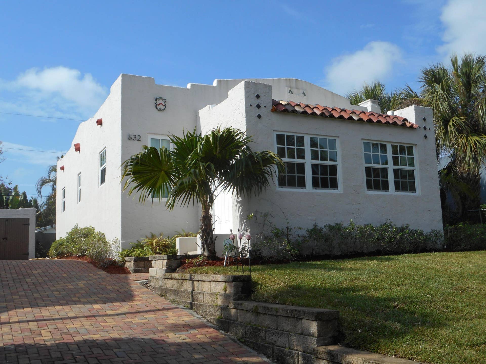 832 BISCAYNE Drive, West Palm Beach, FL 33401 DSCN4558