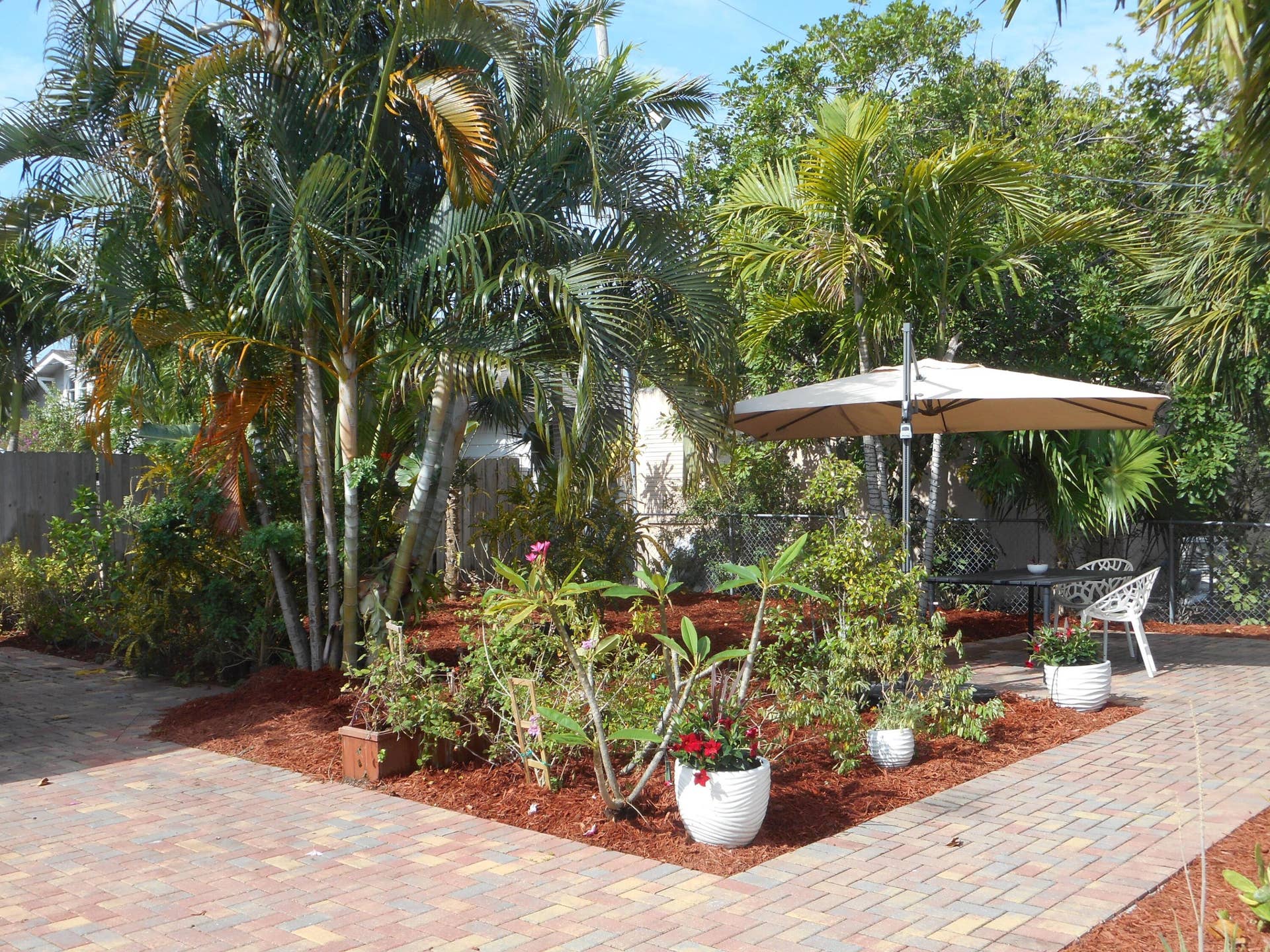 832 BISCAYNE Drive, West Palm Beach, FL 33401 DSCN4560