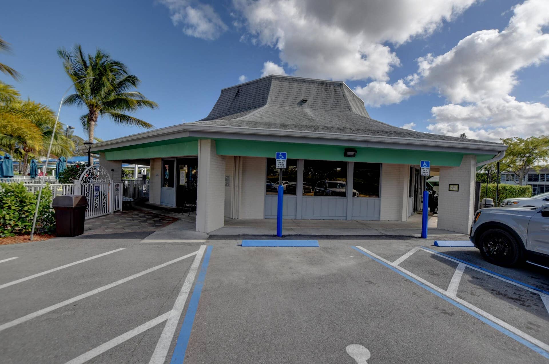 4075 NEWPORT Q Drive, Deerfield Beach, FL 33442 Clubhouse Cafe