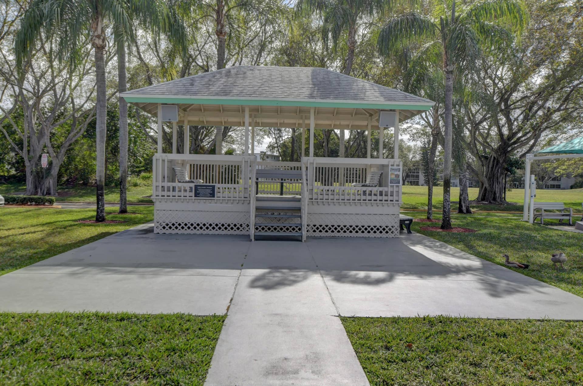 4075 NEWPORT Q Drive, Deerfield Beach, FL 33442 Central Park Gazebo