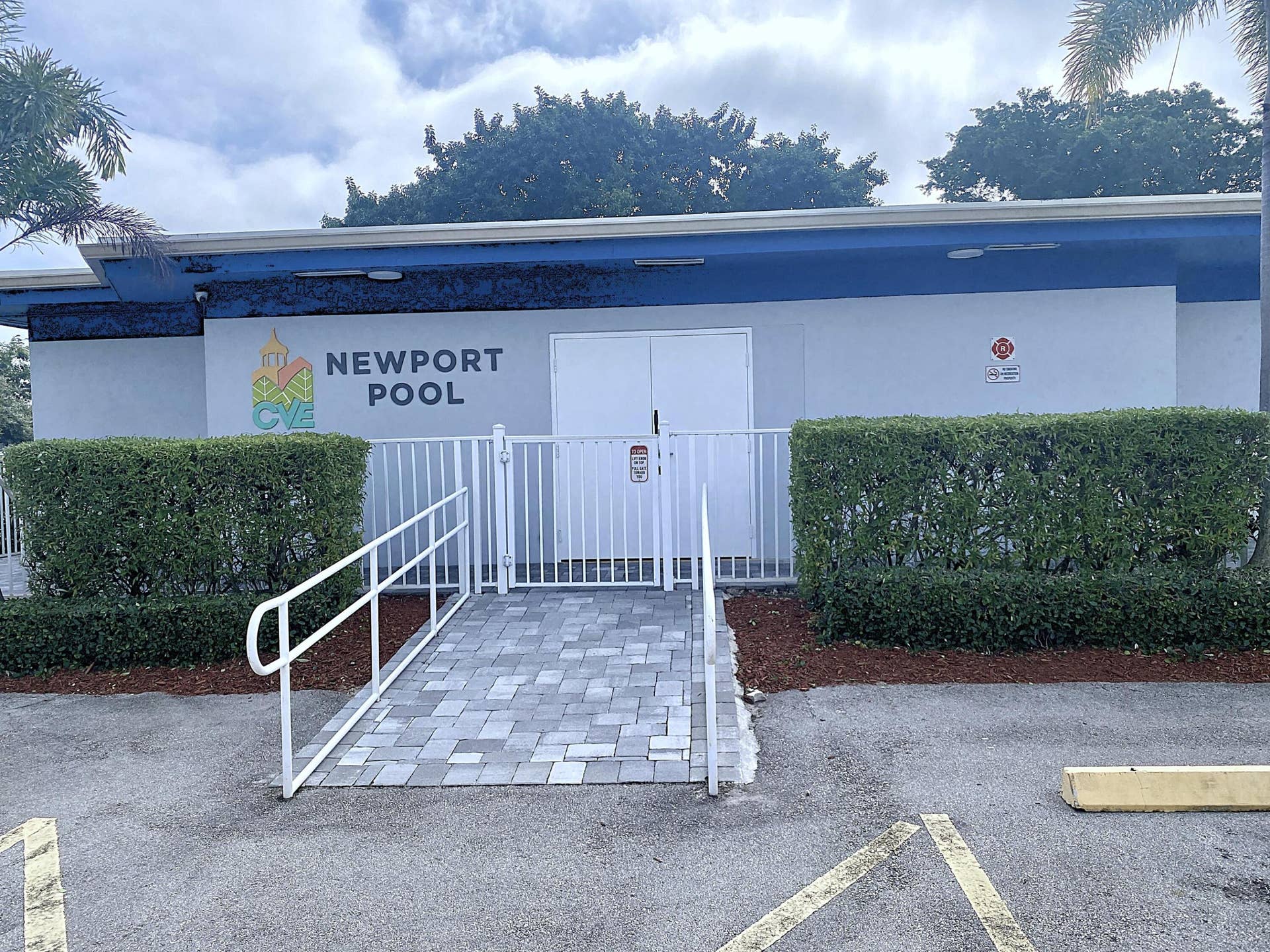 4075 NEWPORT Q Drive, Deerfield Beach, FL 33442 Newport Pool