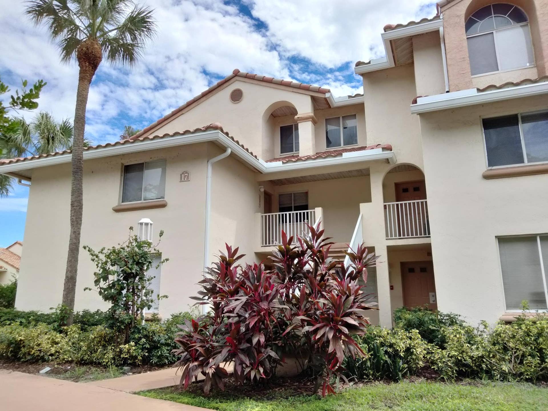 17201 GLENMOOR Drive, West Palm Beach, FL 33409 17