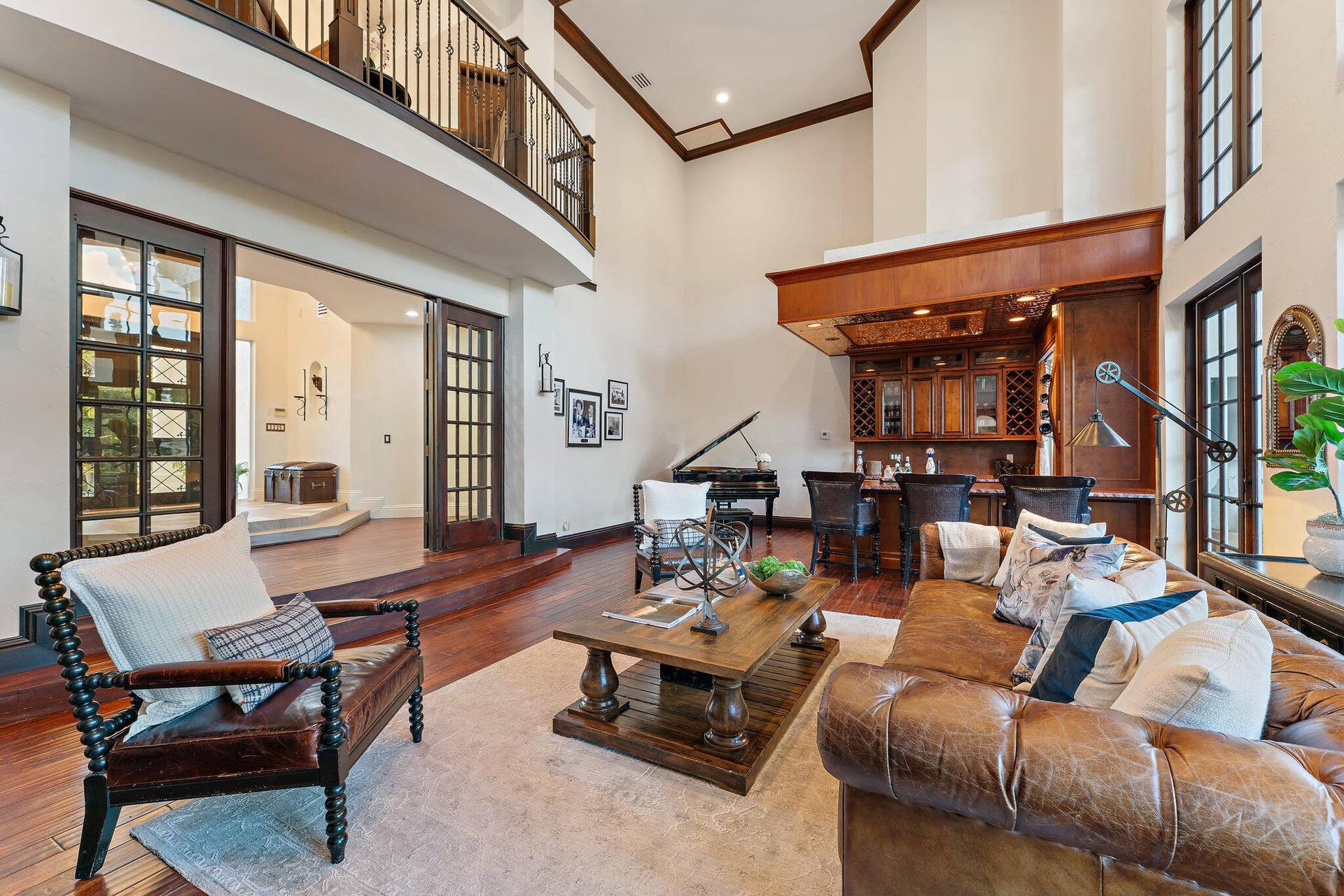 2584 SE Ranch Acres Circle, Jupiter, FL 33478 Living Room with Architectural Detail