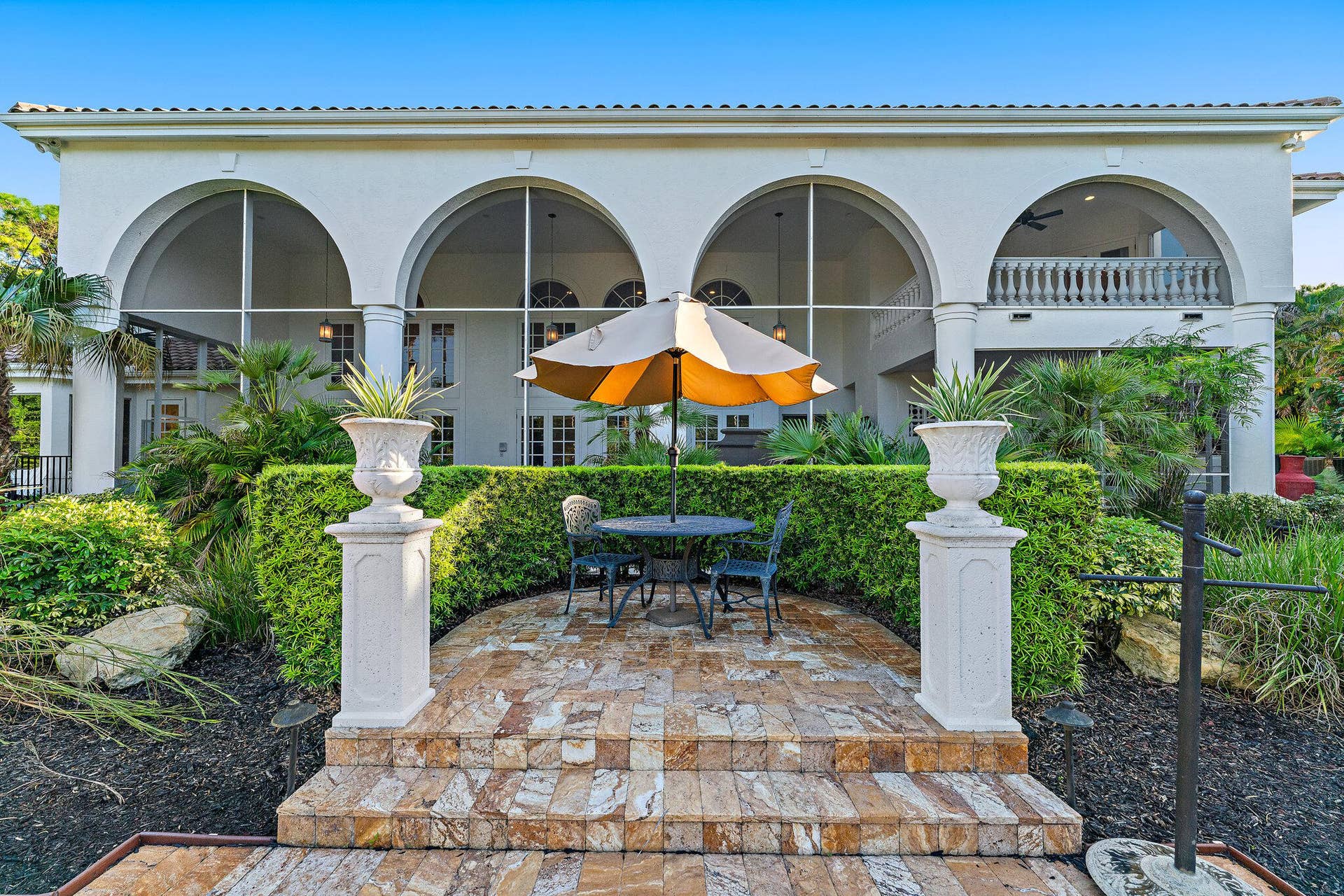 2584 SE Ranch Acres Circle, Jupiter, FL 33478 Courtyard View Overlooking the Pool