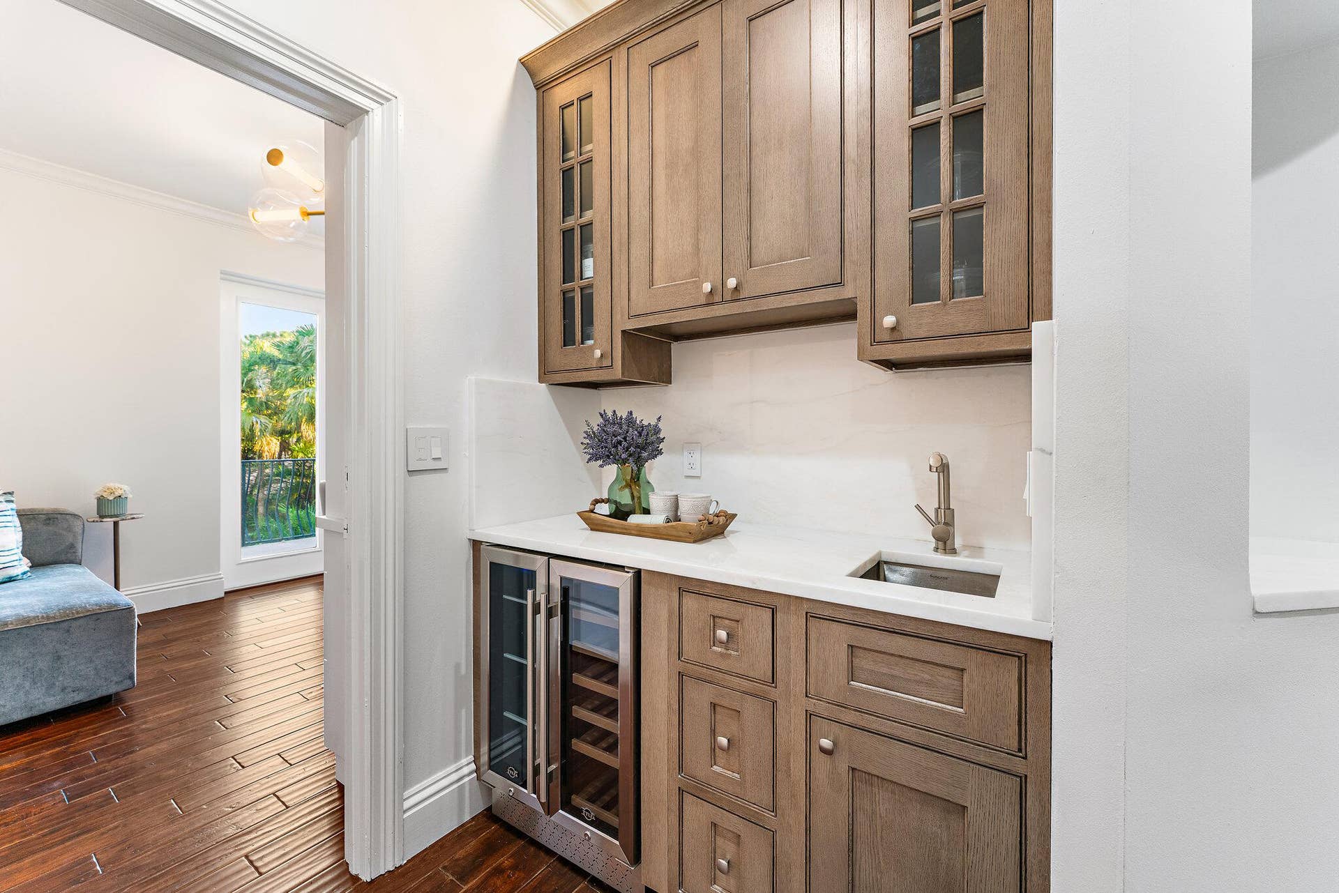 2584 SE Ranch Acres Circle, Jupiter, FL 33478 Beverage Bar and Service Area