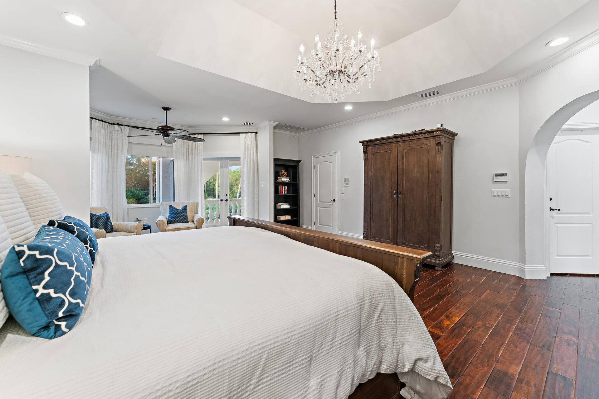 2584 SE Ranch Acres Circle, Jupiter, FL 33478 Primary Suite Retreat