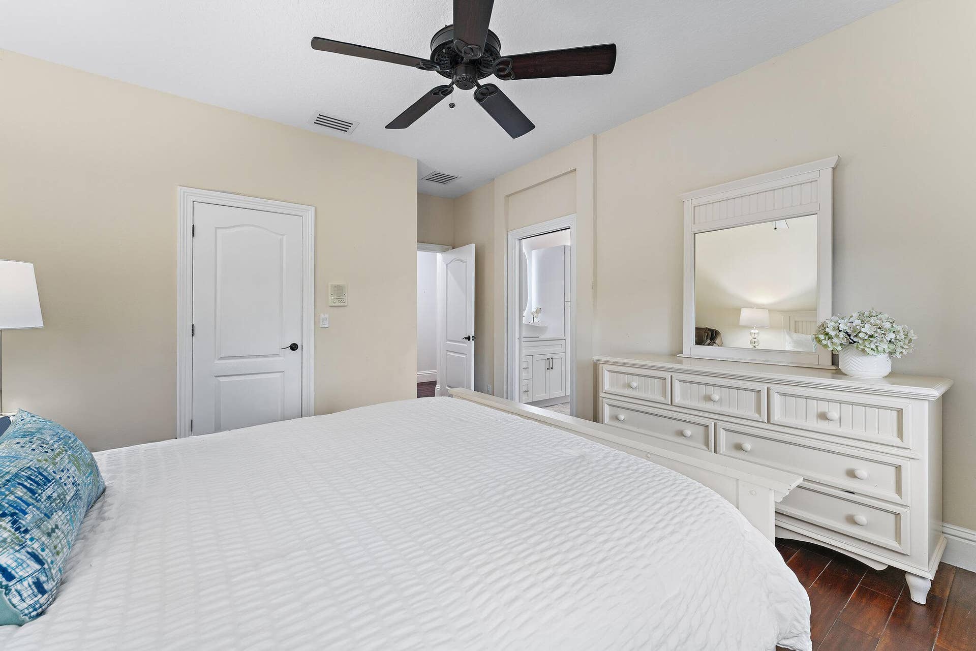 2584 SE Ranch Acres Circle, Jupiter, FL 33478 ensuite 2nd guestroom