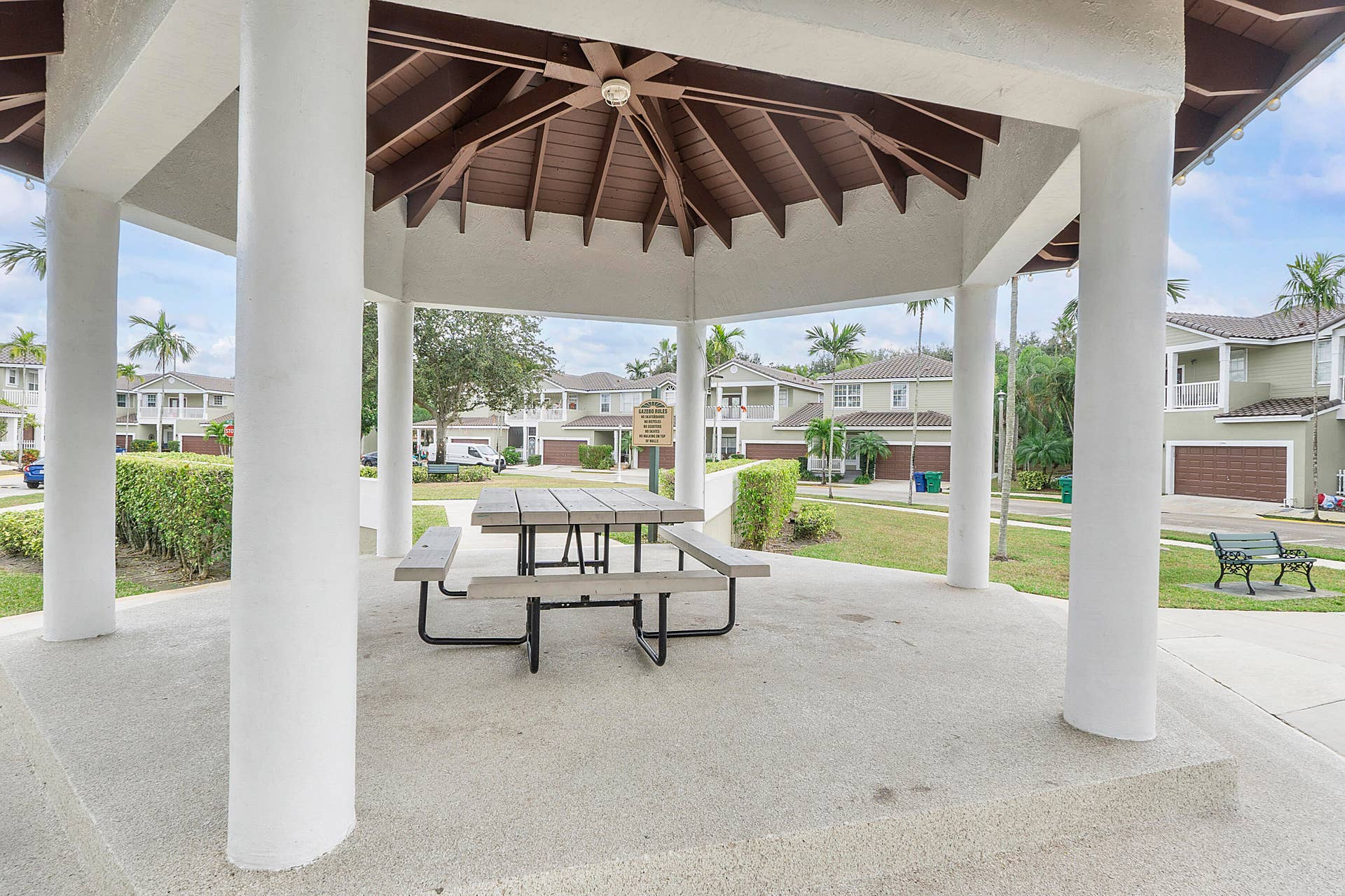 10588 NW 56TH Drive, Coral Springs, FL 33076 10569 Nw 56th Pl_044