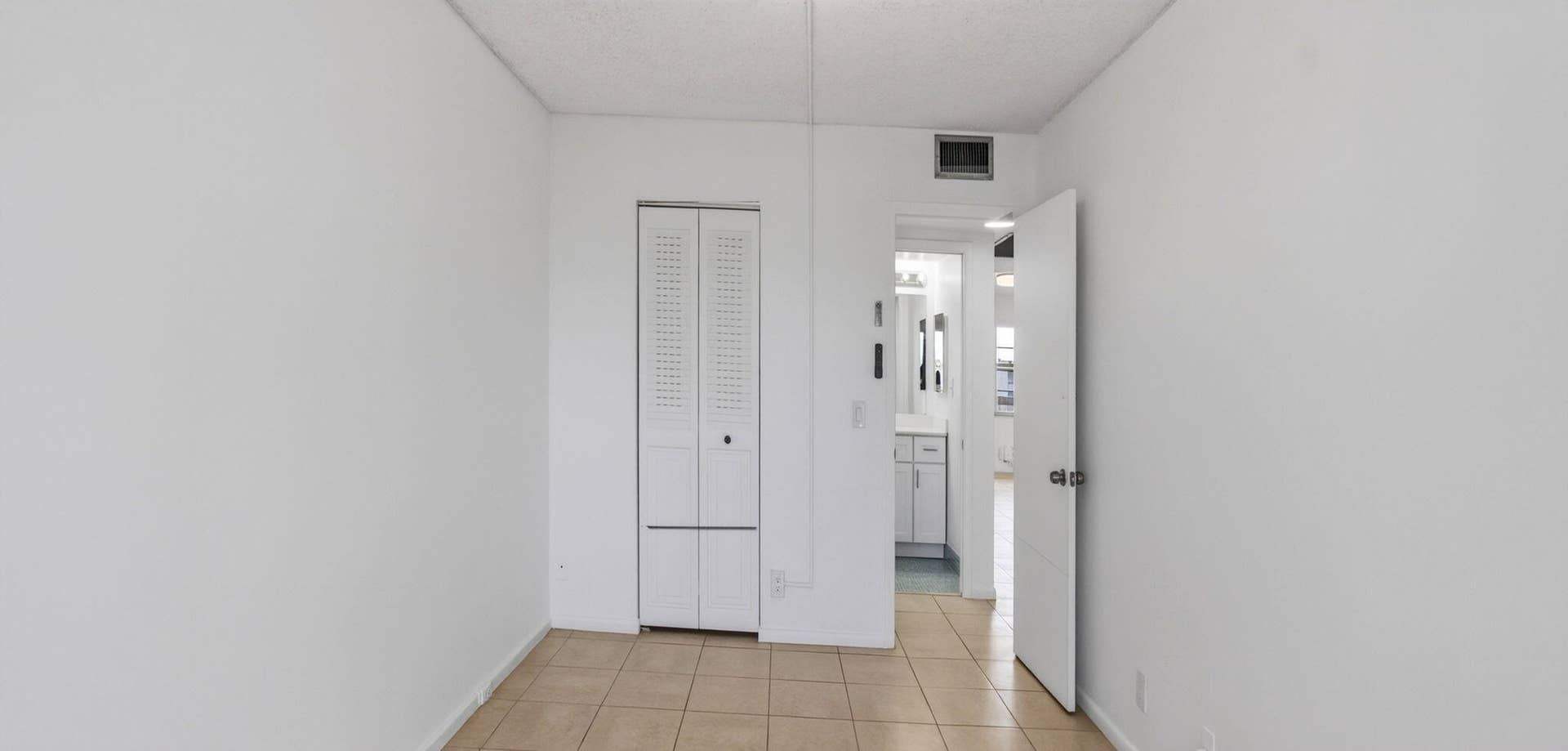 4028 Hythe B, Boca Raton, FL 33434 53-web-or-mls-DSC_8984