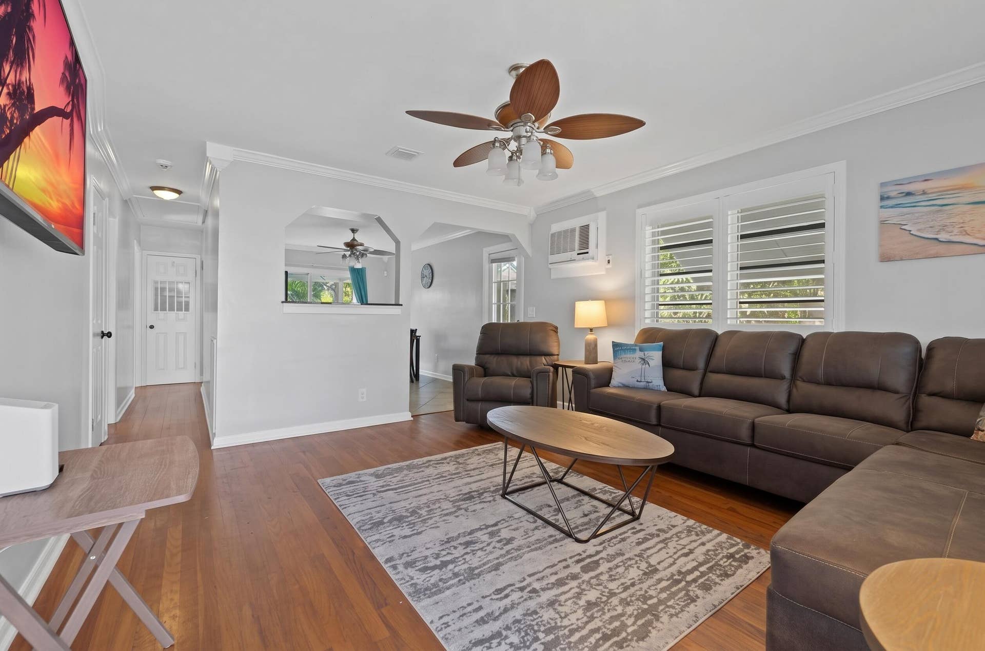 101 E 25th Street, West Palm Beach, FL 33404 Living room
