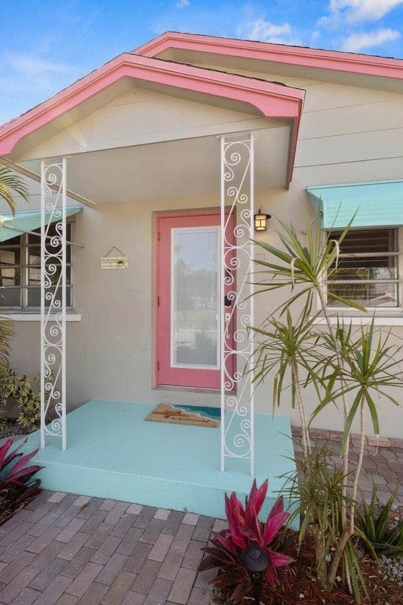 101 E 25th Street, West Palm Beach, FL 33404 Close up front of house