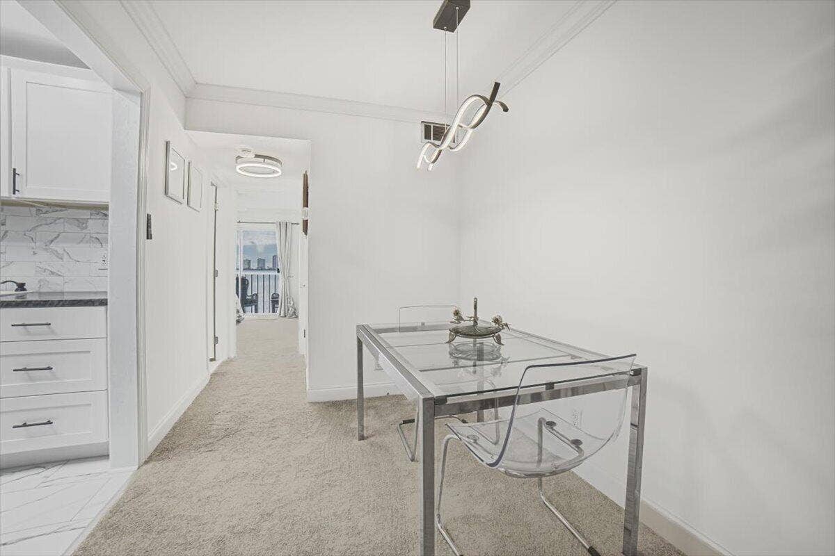 101 Doolen Court, #205, North Palm Beach, FL 33408 Dining Area