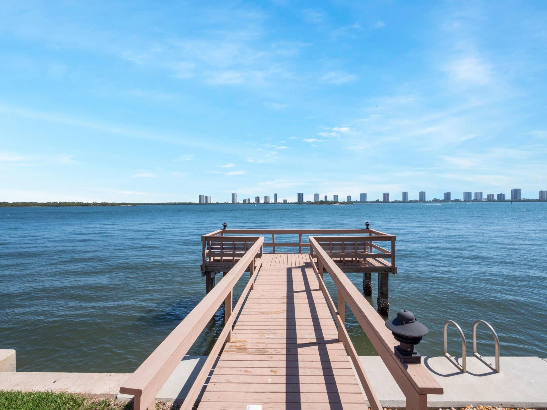 101 Doolen Court, #205, North Palm Beach, FL 33408 Pier facing east off Intracoastal