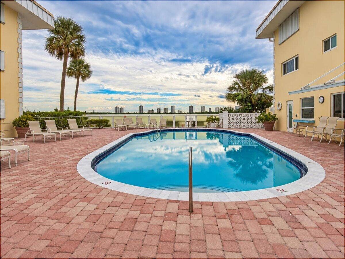 101 Doolen Court, #205, North Palm Beach, FL 33408 Pool Area on Intracoastal