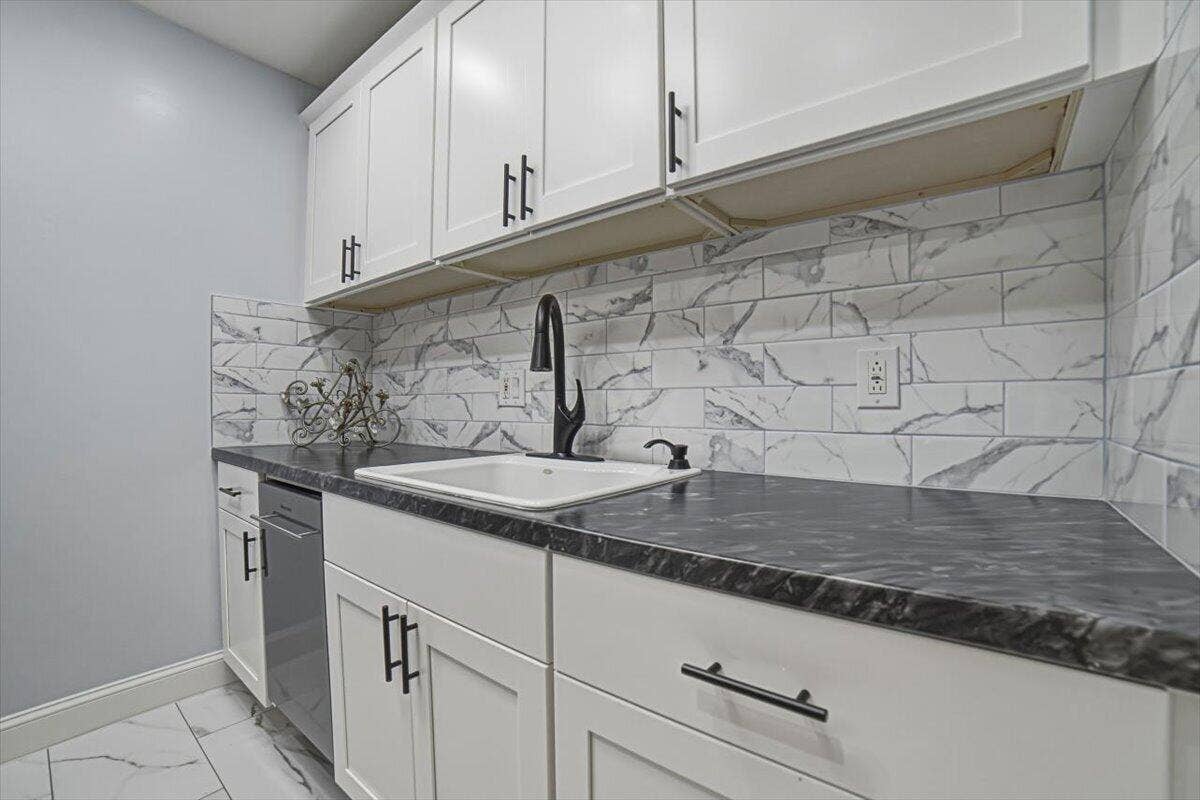 101 Doolen Court, #205, North Palm Beach, FL 33408 New Kitchen