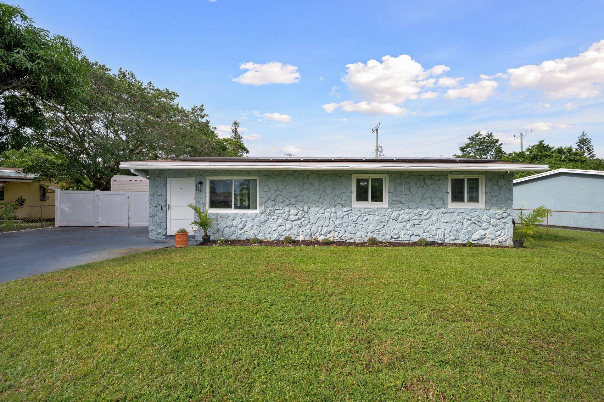 3767 SW 16th Ct Fort Lauderdale-53