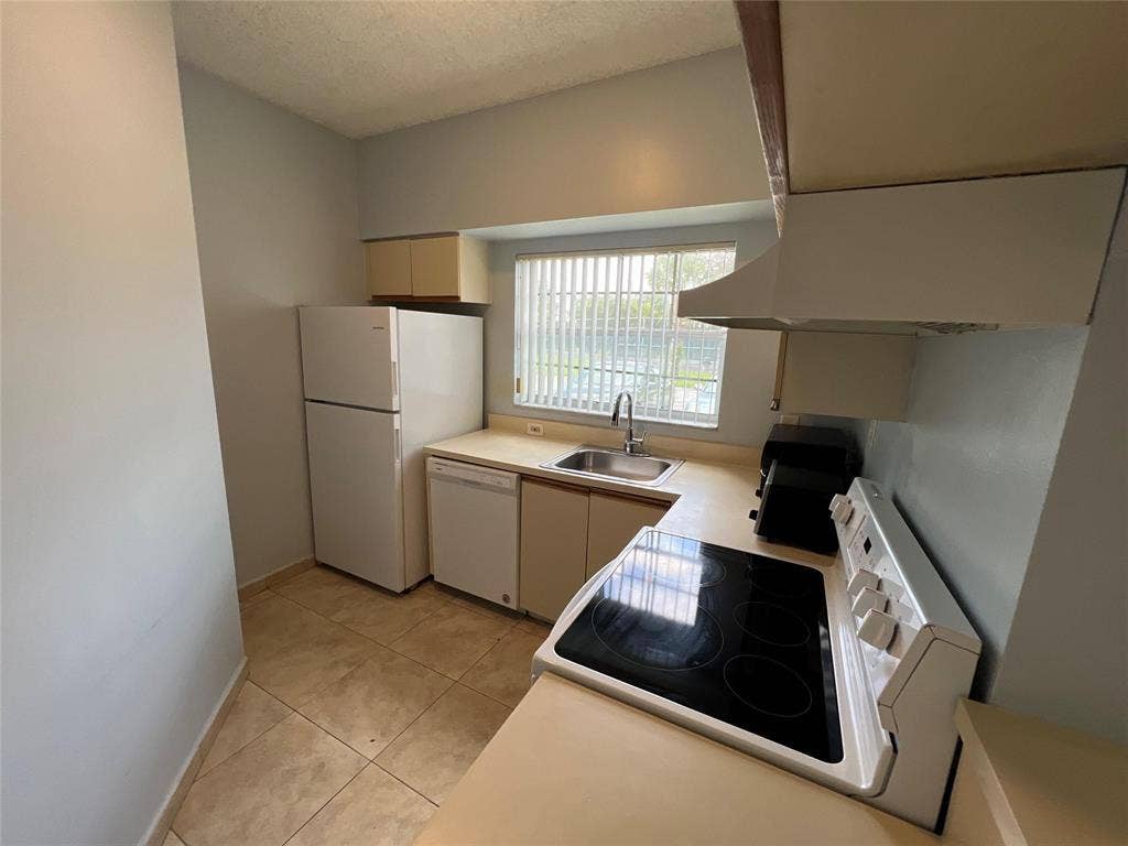 840 Cypress Park Way, #Unit f3, Pompano Beach, FL 33064 22