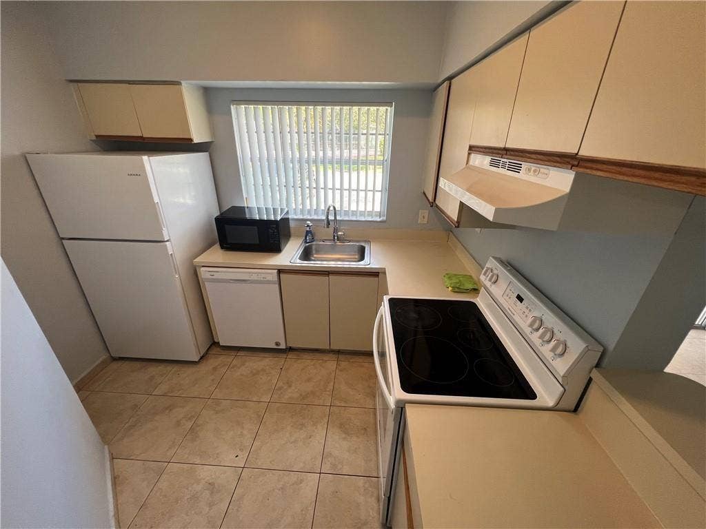 840 Cypress Park Way, #Unit f3, Pompano Beach, FL 33064 3