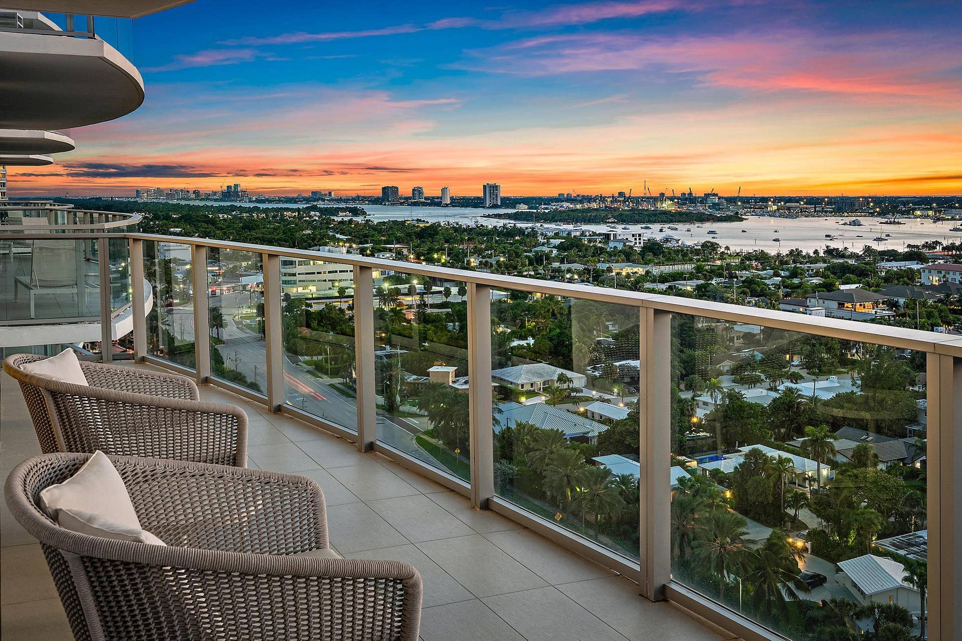 TWILIGHT WEST BALCONY