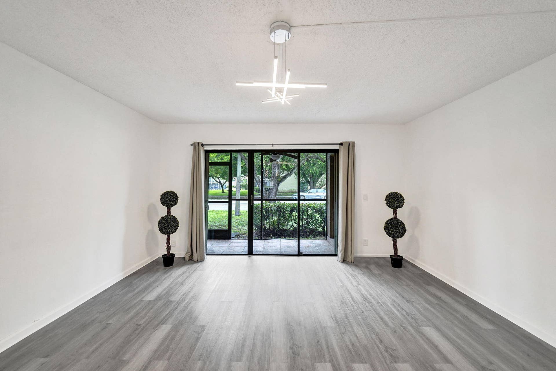 310 Lakeview Drive, #105, Weston, FL 33326 40-web-or-mls-DSC05345