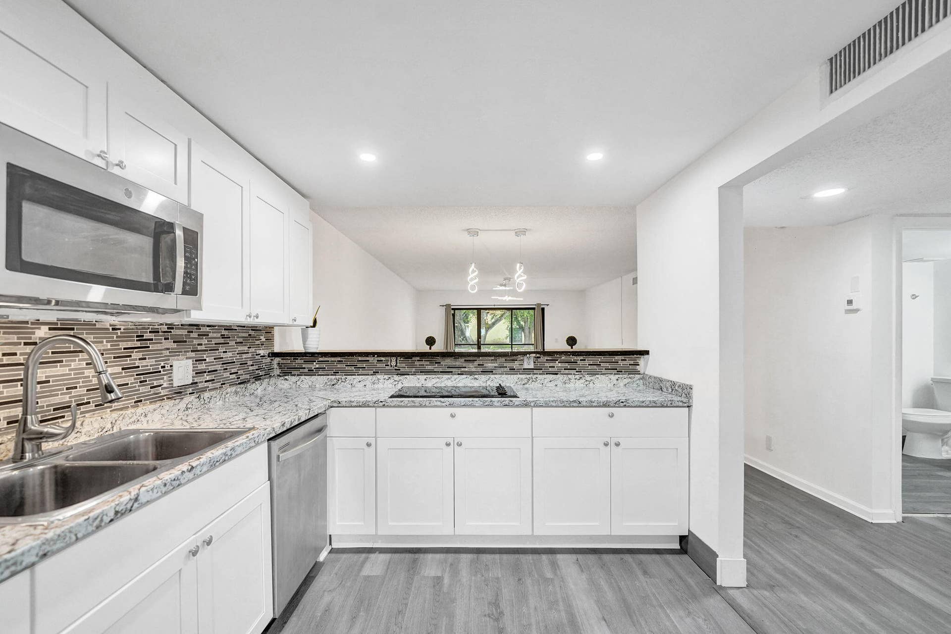 310 Lakeview Drive, #105, Weston, FL 33326 30-web-or-mls-DSC05315