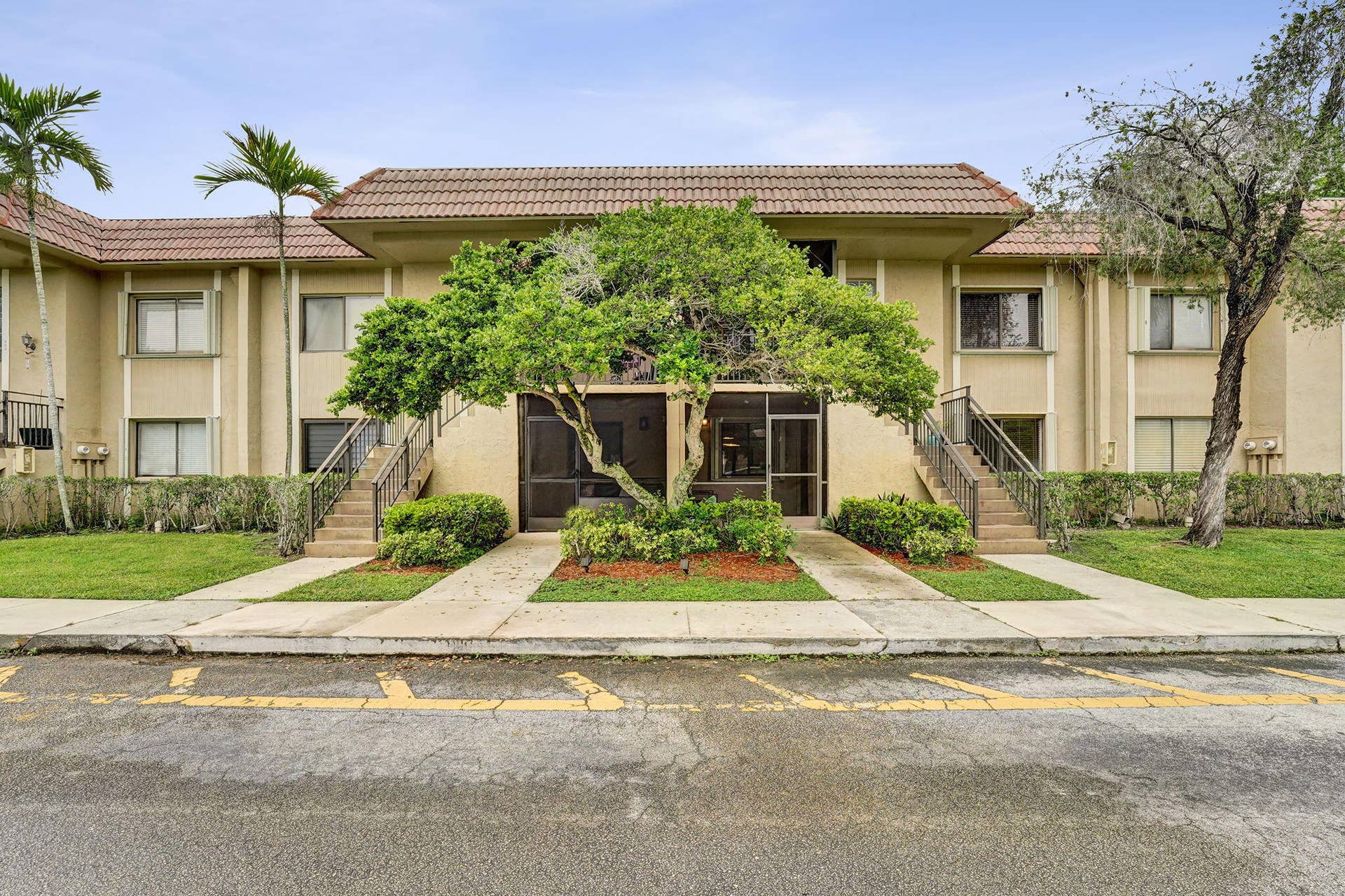 310 Lakeview Drive, #105, Weston, FL 33326 3-web-or-mls-DSC05234
