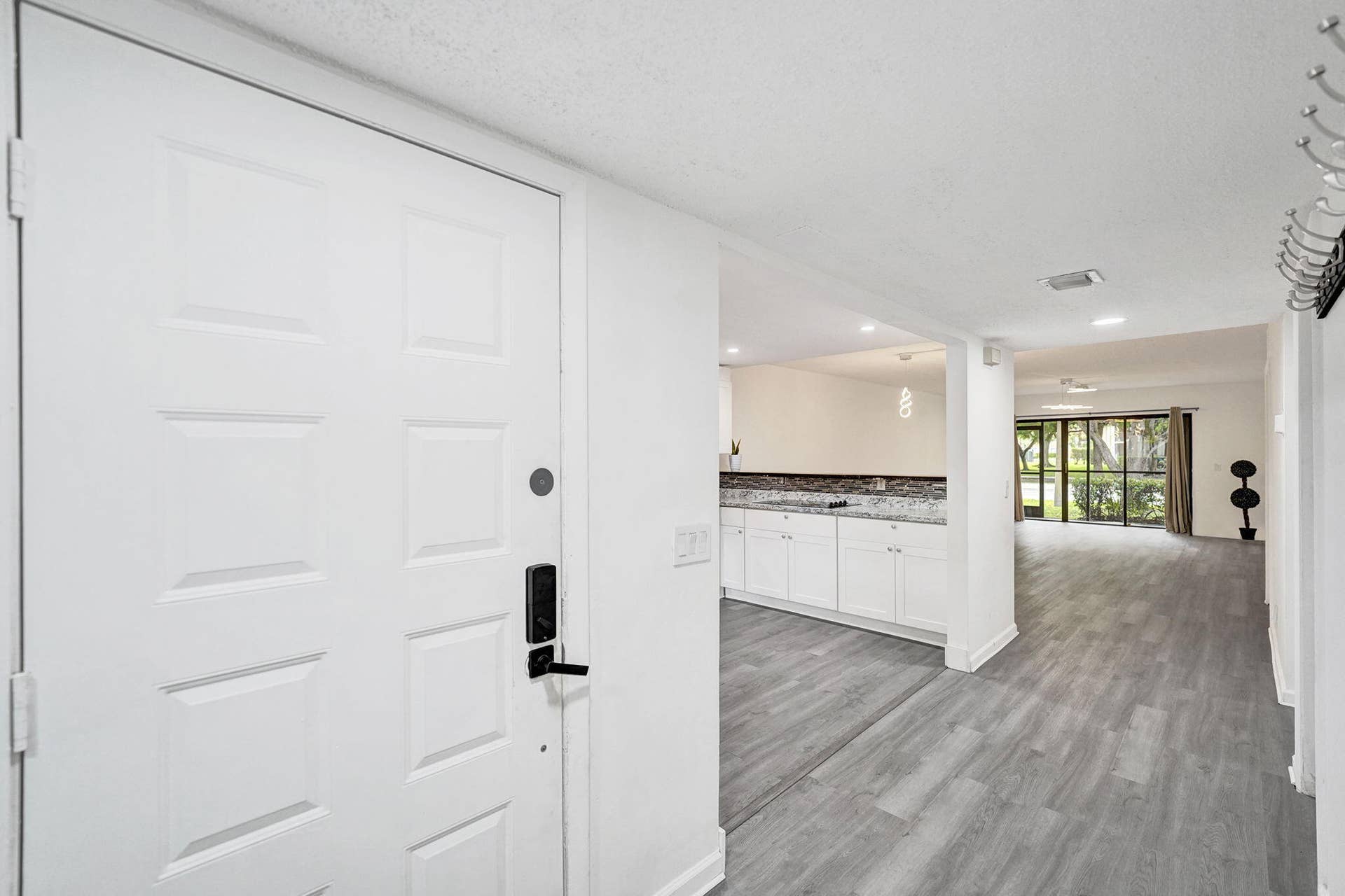 310 Lakeview Drive, #105, Weston, FL 33326 26-web-or-mls-DSC05303