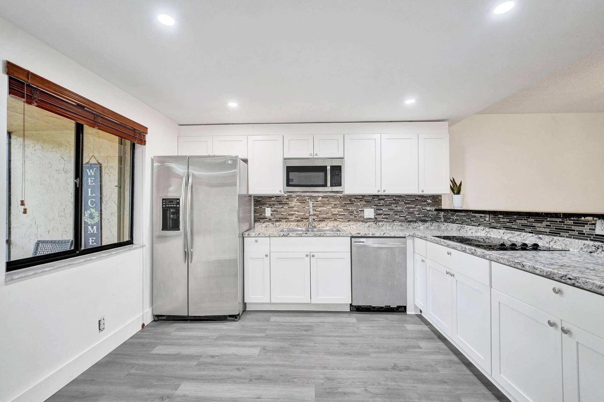 310 Lakeview Drive, #105, Weston, FL 33326 28-web-or-mls-DSC05309