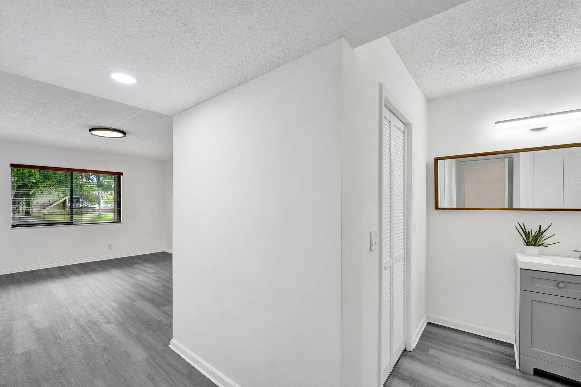 310 Lakeview Drive, #105, Weston, FL 33326 16-web-or-mls-DSC05273