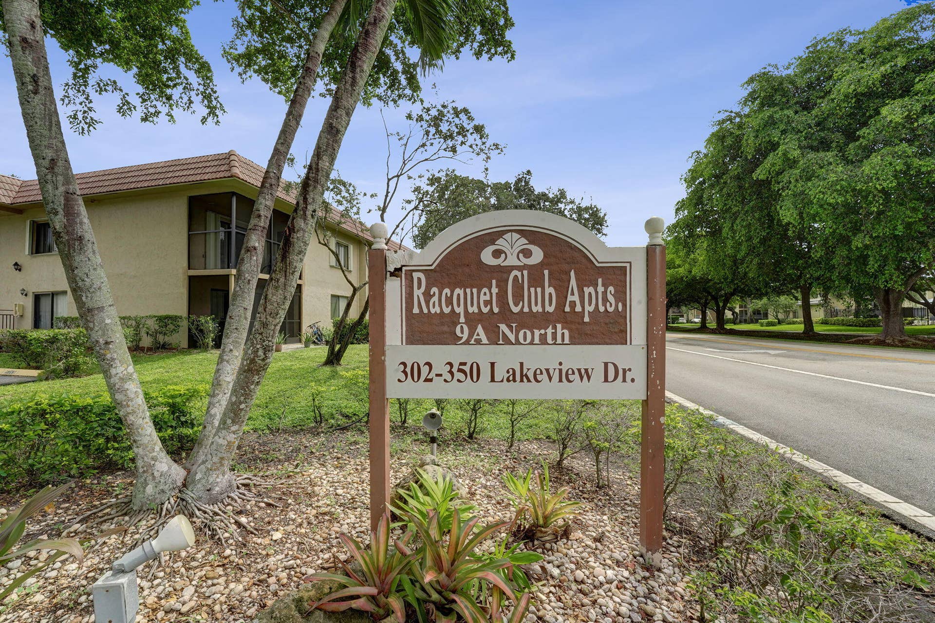 310 Lakeview Drive, #105, Weston, FL 33326 53-web-or-mls-DSC05384